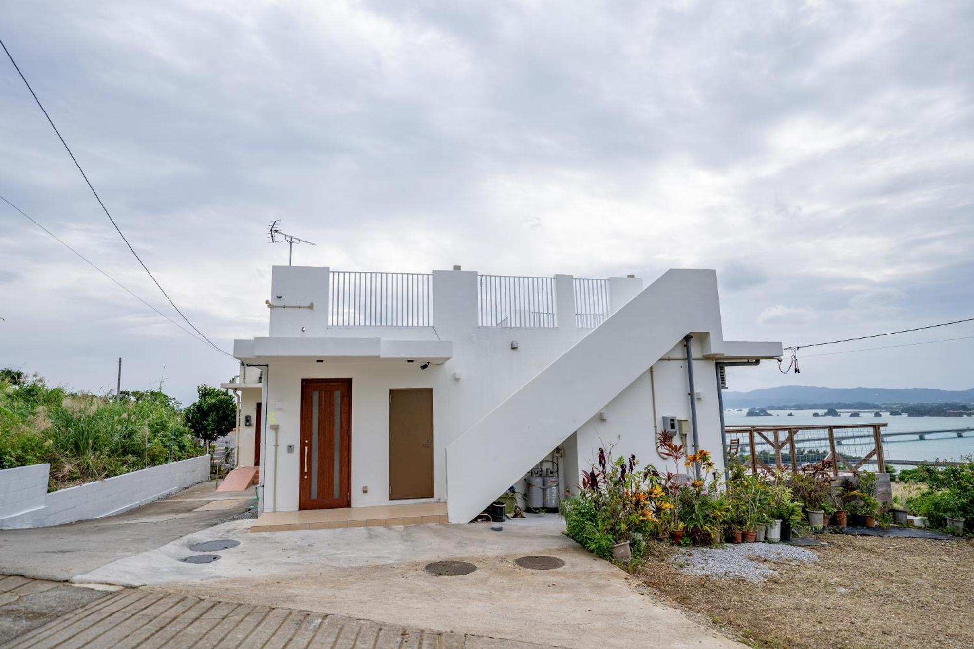 ペンションパシフィカ古宇利 Villa Kouri Exterior photo