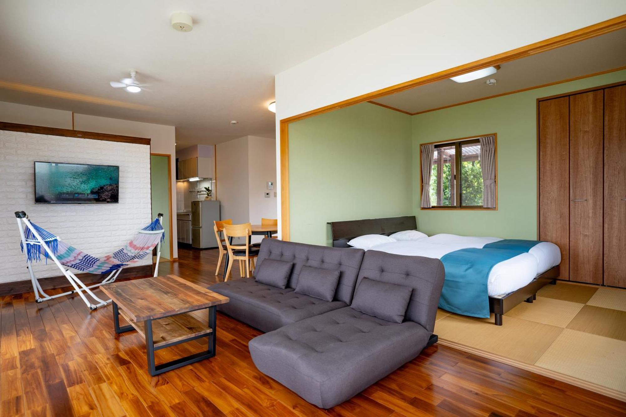 ペンションパシフィカ古宇利 Villa Kouri Exterior photo